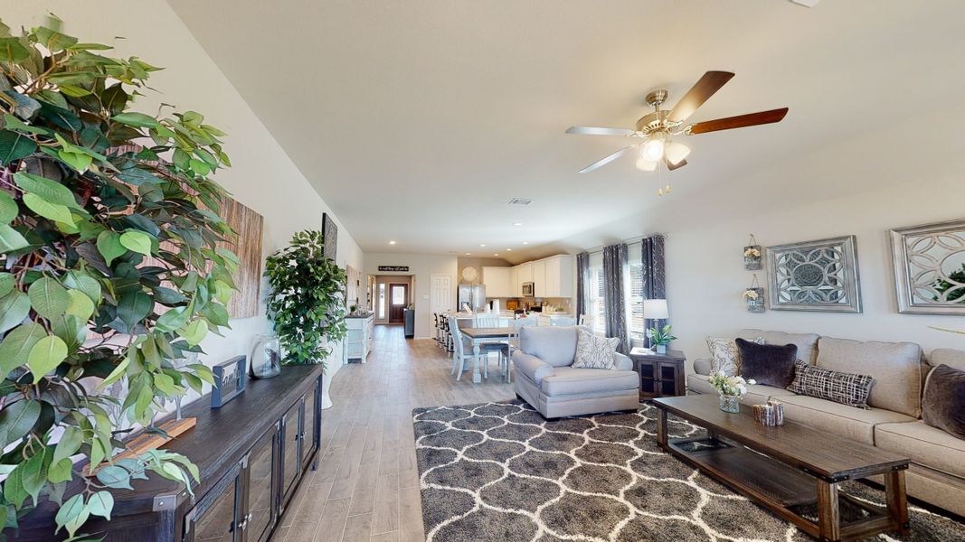 Representative furnished interior of a home built from the Floor Plan 2121 by Colina Homes in Grand Magnolia, Magnolia (Image 19). Representative furnished interior of a home built from the Floor Plan 2121 by Colina Homes in Grand Magnolia, Magnolia (Image 19).