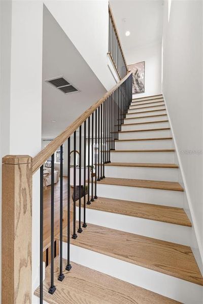 Spacious, unfurnished interior of a new home in , Tampa (Image 37).