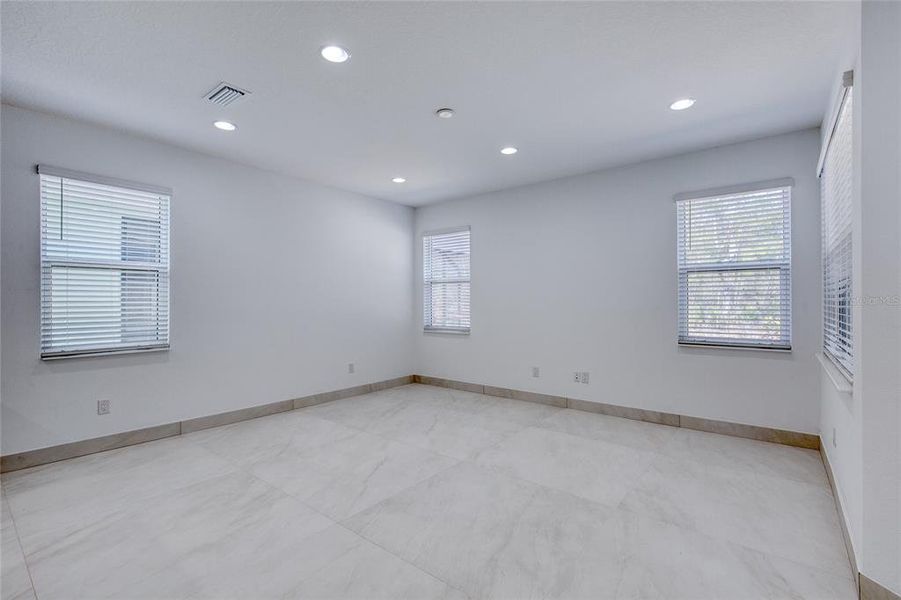 Spacious, unfurnished interior of a new home in , Daytona Beach (Image 50).