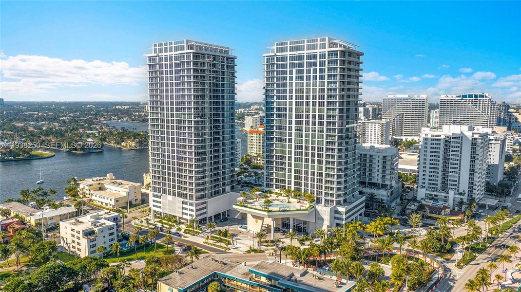 Condo located in Fort Lauderdale, FL showcasing its design and architecture (Image 32).