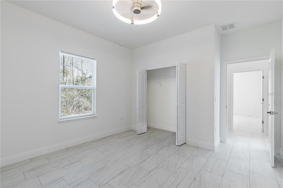 Spacious, unfurnished interior of a new home in , Citrus Springs (Image 28).