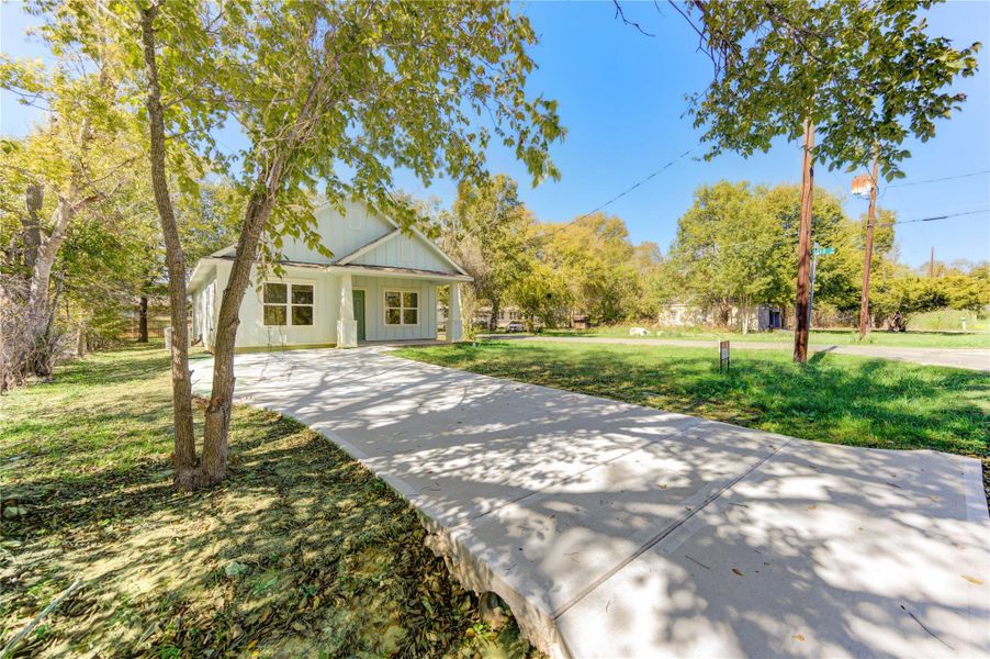 Natural landscape and outdoor views near  in Navasota (Image 38).