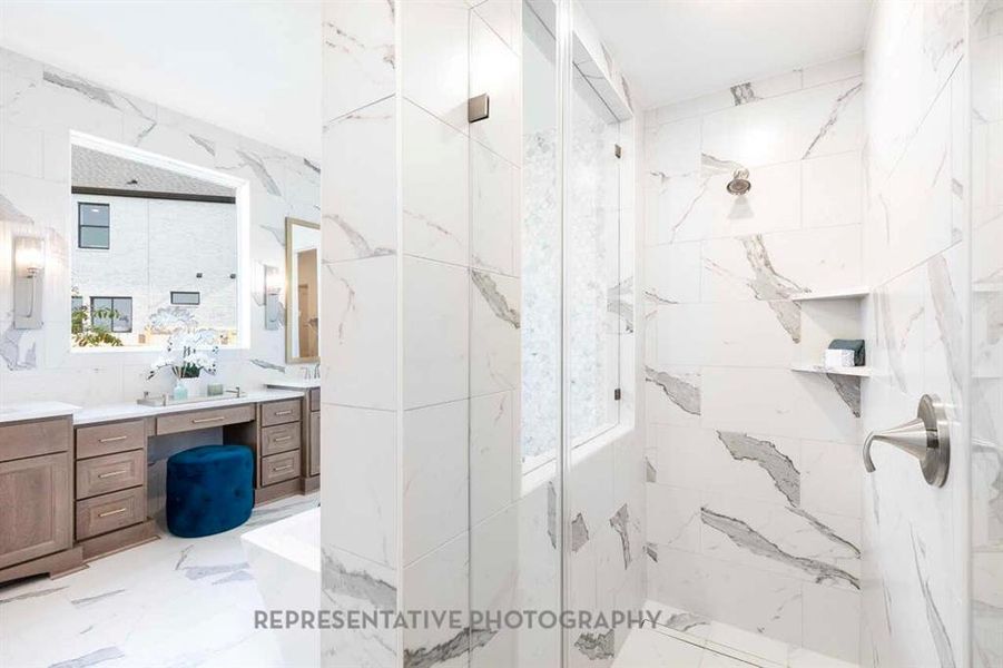 Furnished interior view inside a new home in Star Trail, Prosper (Image 9).