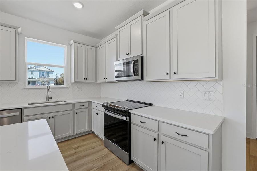 Furnished interior view inside a new home in , Valrico (Image 12).