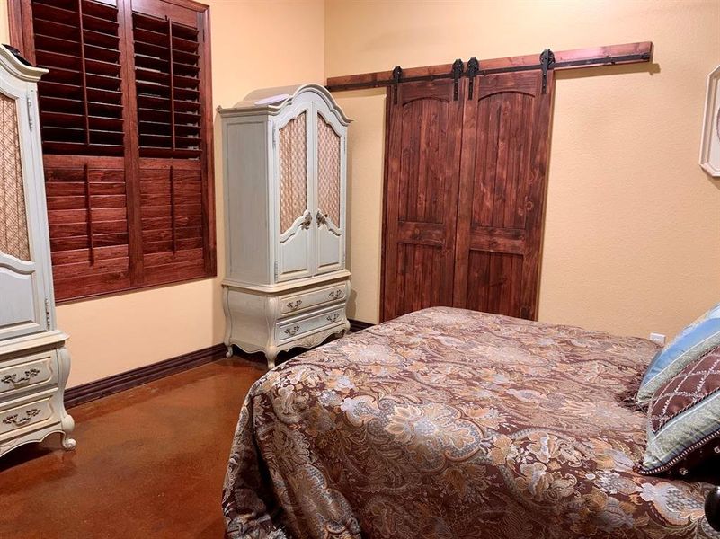 Furnished interior view inside a new home in , Fort Worth (Image 10).