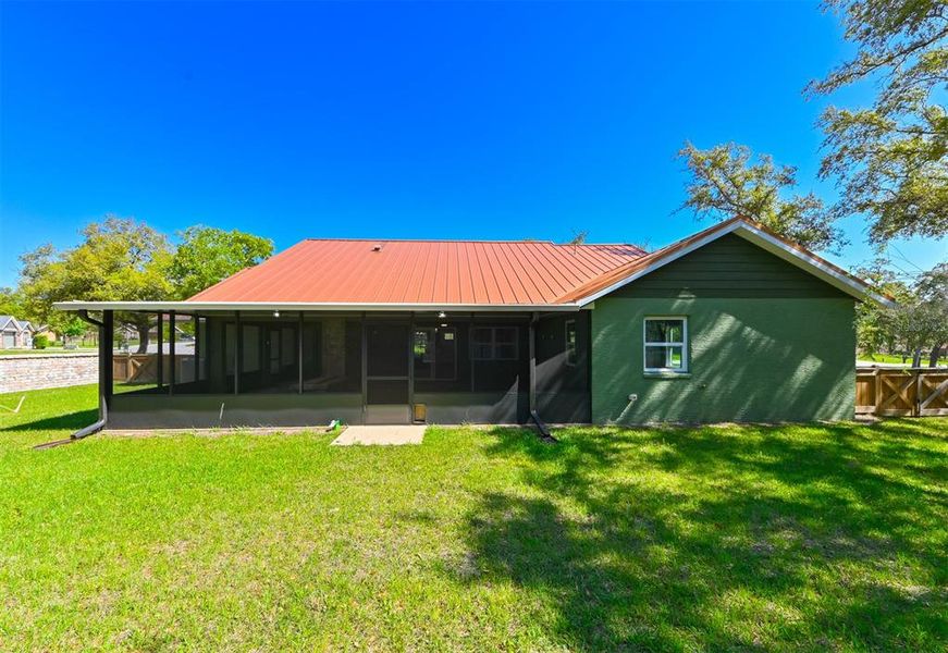 Exterior details and patio area of a home in , Lecanto (Image 27).