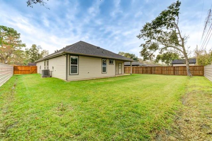 Exterior details and patio area of a home in , League City (Image 22). Exterior details and patio area of a home in , League City (Image 22).