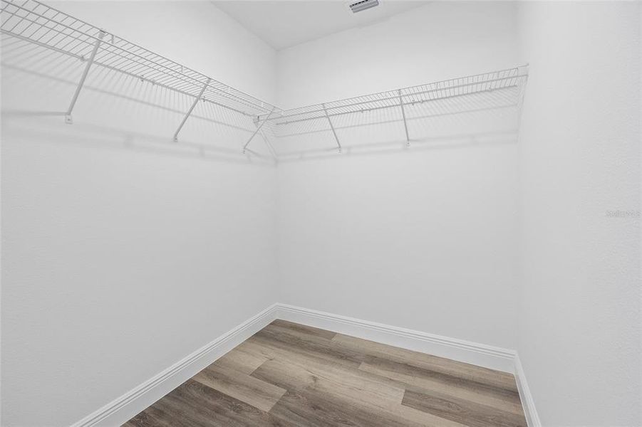 Spacious, unfurnished interior of a new home in , Summerfield (Image 15).