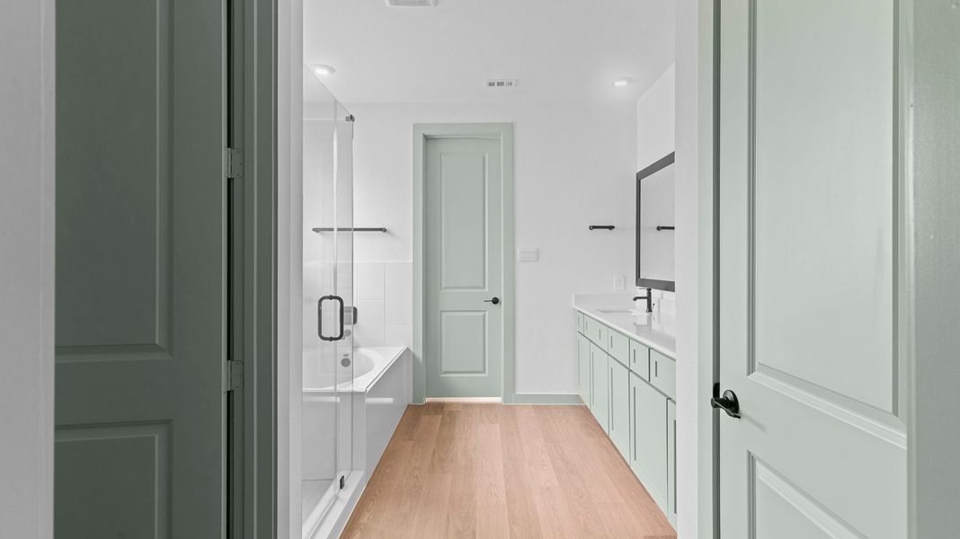 Furnished interior view inside a new home in Alexander, Pearland (Image 10).