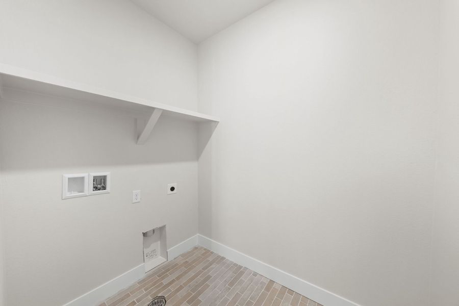 Spacious, unfurnished interior of a new home in Trumark Homes at Sterling Ranch, Littleton (Image 29).