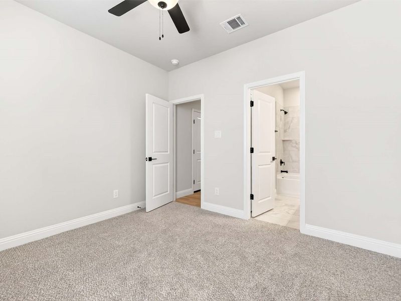 Spacious, unfurnished interior of a new home in Parks at Foster Crossing, Anna (Image 31).