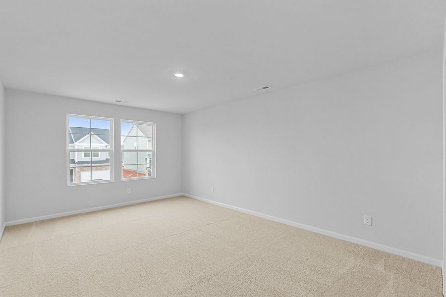 Spacious, unfurnished interior of a new home in Hanes Lake, Winston-Salem (Image 22).