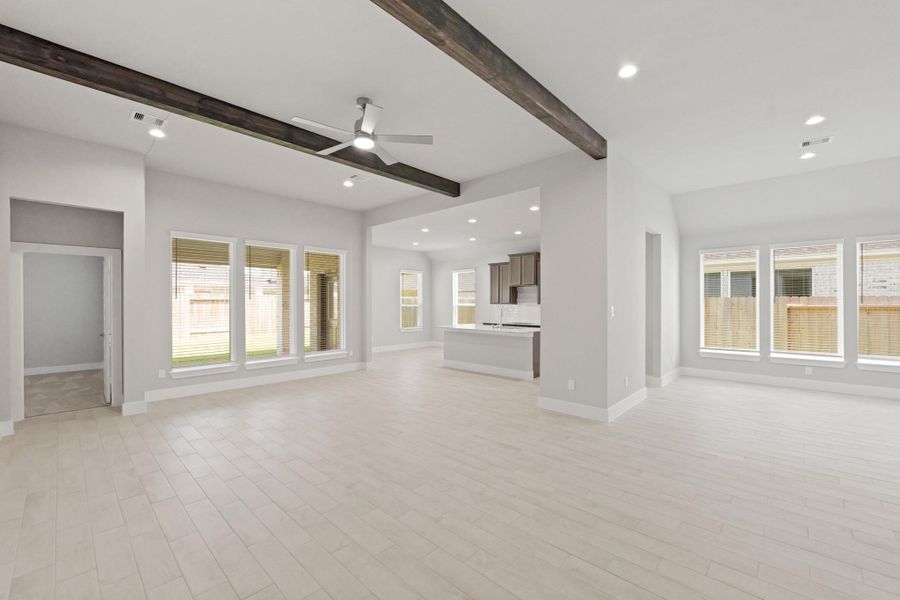 Spacious, unfurnished interior of a new home in Briarwood Crossing, Rosenberg (Image 31).