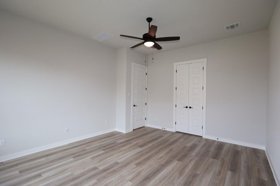 Spacious, unfurnished interior of a new home in Homestead at Old Settlers Park, Round Rock (Image 17).