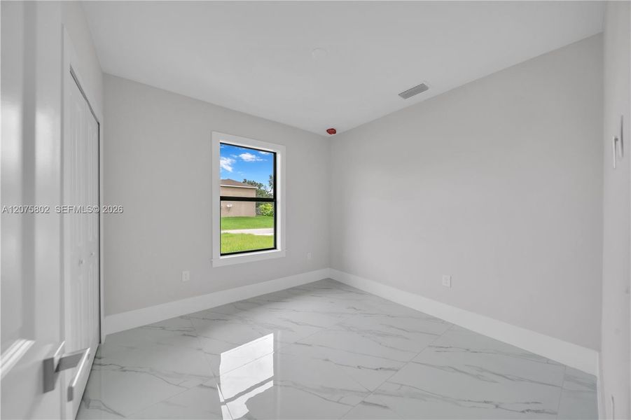 Spacious, unfurnished interior of a new home in , Lehigh Acres (Image 26).