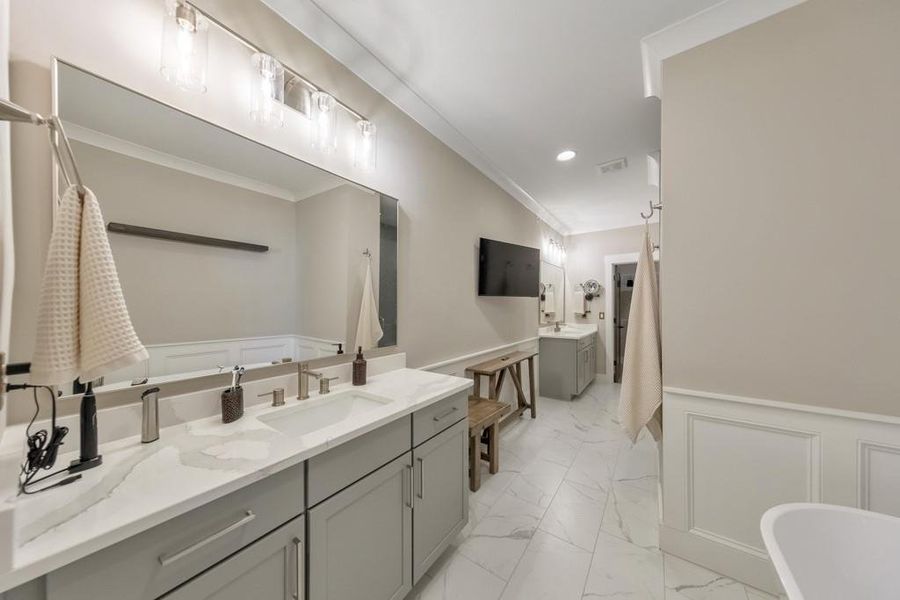 Furnished interior view inside a new home in , Woodstock (Image 37).