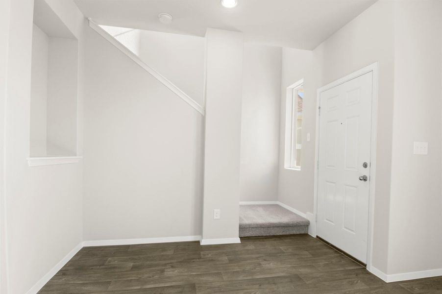 Spacious, unfurnished interior of a new home in Harvest Ridge, Elgin (Image 30).