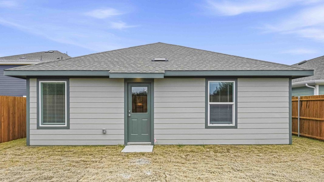 Representative exterior details of a home built from the Emma by D.R. Horton in Maplewood Meadows, Forney (Image 3).