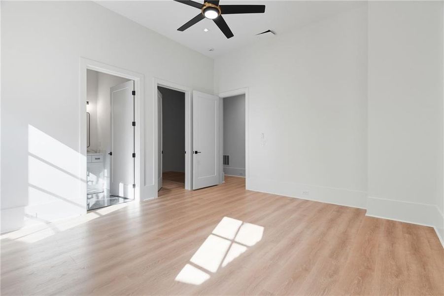 Spacious, unfurnished interior of a new home in , Alpharetta (Image 71).