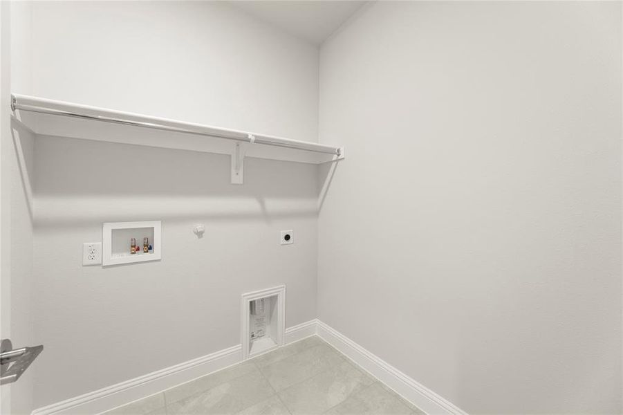 Furnished interior view inside a new home in Creekside, Royse City (Image 13).