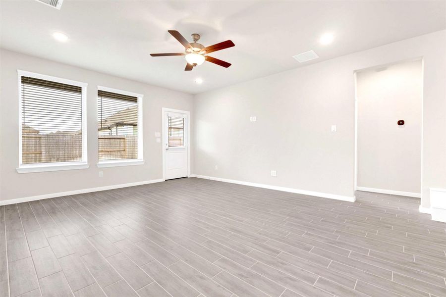 Spacious, unfurnished interior of a new home in Jordan Ranch 45' Homesites, Fulshear (Image 17).