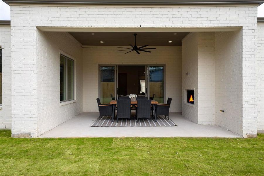 Exterior details and patio area of a home in , Dallas (Image 24).