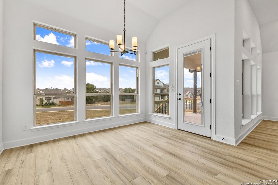 Spacious, unfurnished interior of a new home in Ventana, Bulverde (Image 17).