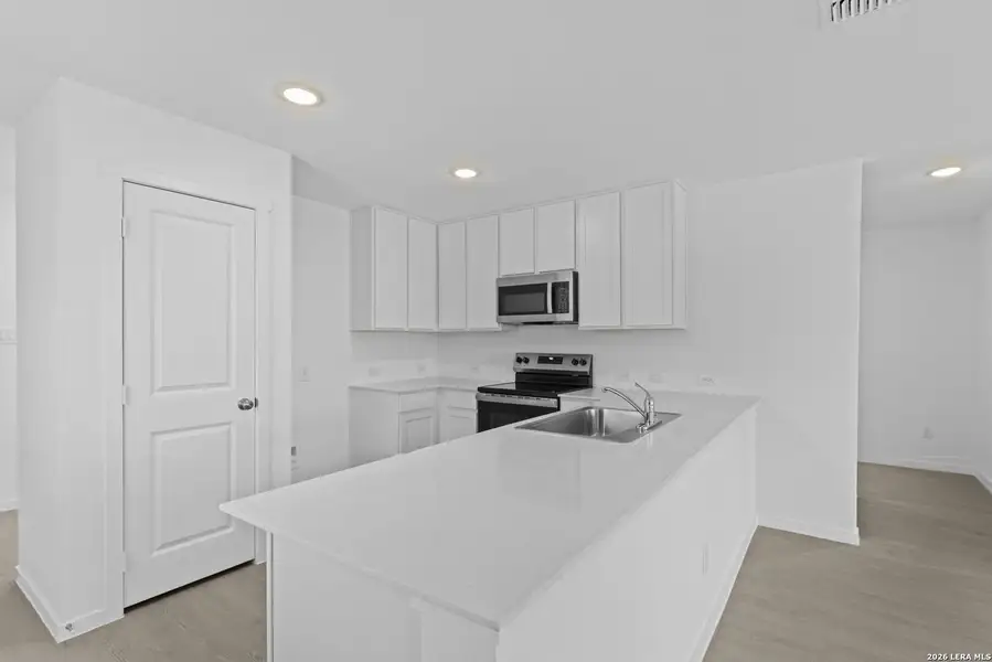 Furnished interior view inside a new home in Higdon Crossing, San Antonio (Image 10). Furnished interior view inside a new home in Higdon Crossing, San Antonio (Image 10).
