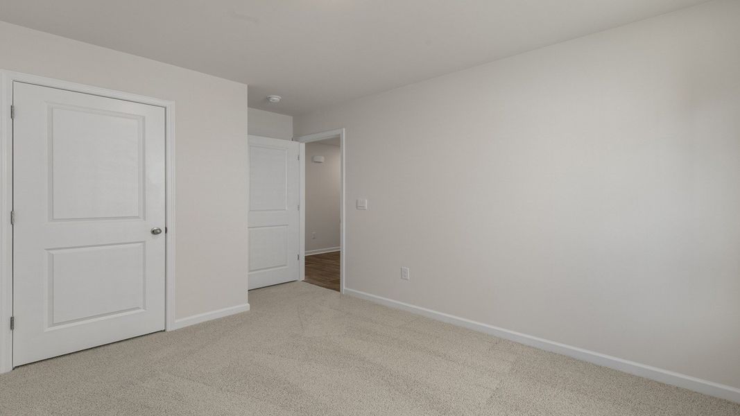 Spacious, unfurnished interior of a new home in Quail Haven, Winston-Salem (Image 13).