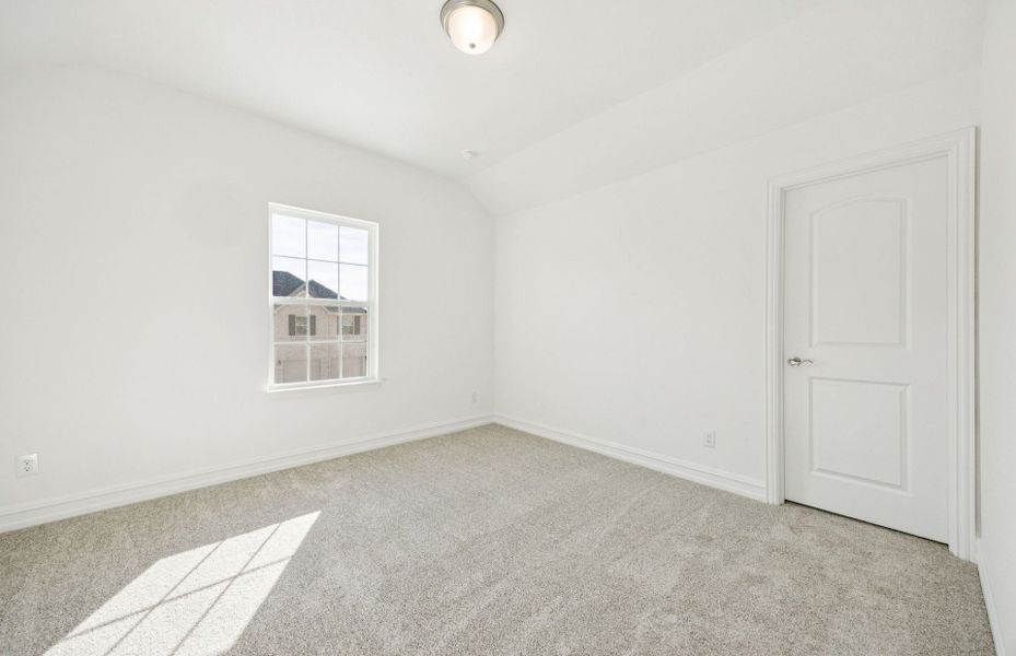 Spacious, unfurnished interior of a new home in Spiritas Ranch, Little Elm (Image 18).