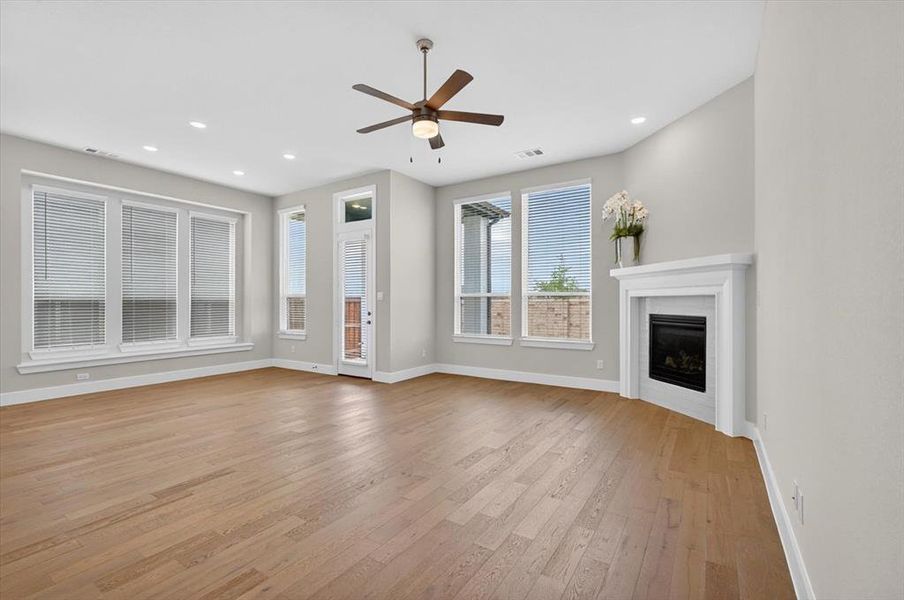 Spacious, unfurnished interior of a new home in Trinity Falls, McKinney (Image 17).