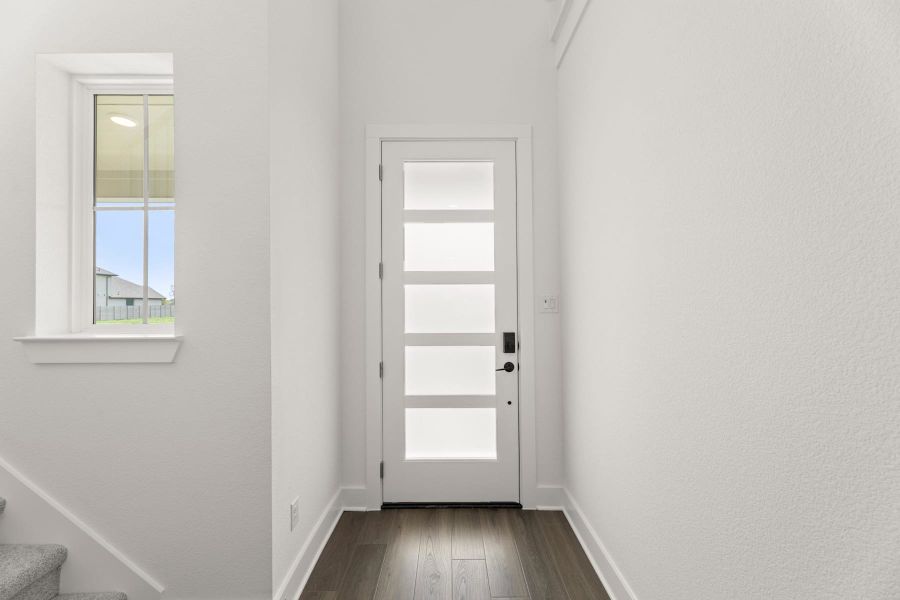 Spacious, unfurnished interior of a new home in Painted Tree, McKinney (Image 19).