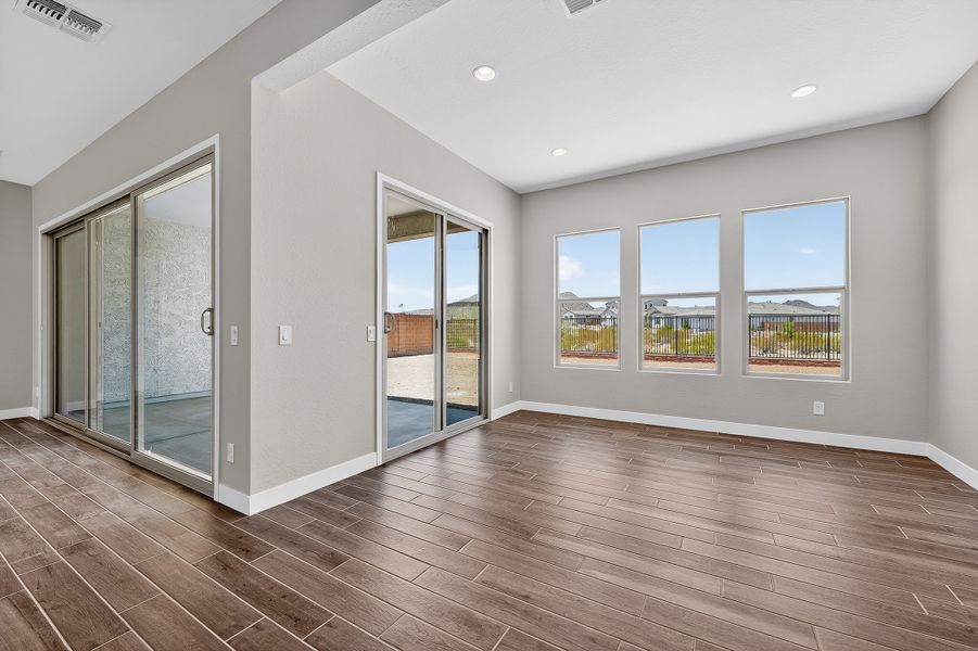 Spacious, unfurnished interior of a new home in Ladera Trails, Queen Creek (Image 19).