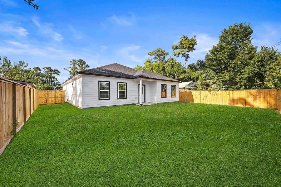 Exterior details and patio area of a home in , Houston (Image 4).