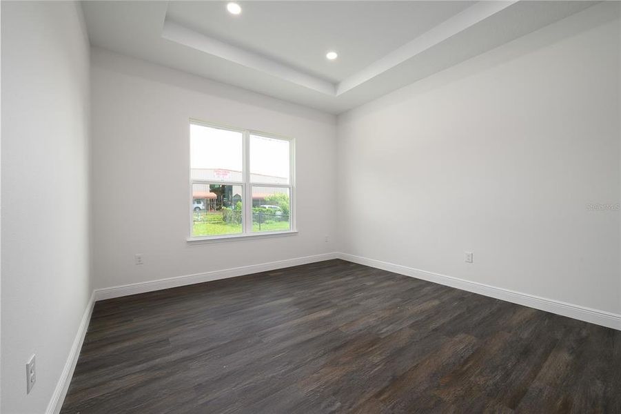 Spacious, unfurnished interior of a new home in , Orlando (Image 20).