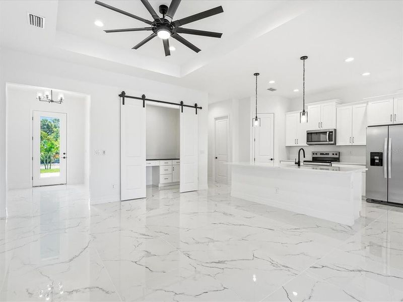 Spacious, unfurnished interior of a new home in , Rotonda West (Image 29).
