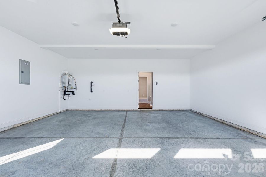 Spacious, unfurnished interior of a new home in , Lexington (Image 30).