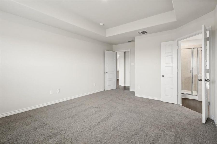 Spacious, unfurnished interior of a new home in Sycamore Landing, Fort Worth (Image 12). Spacious, unfurnished interior of a new home in Sycamore Landing, Fort Worth (Image 12).