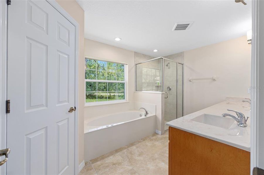 Furnished interior view inside a new home in Rainbow Springs, Dunnellon (Image 10).