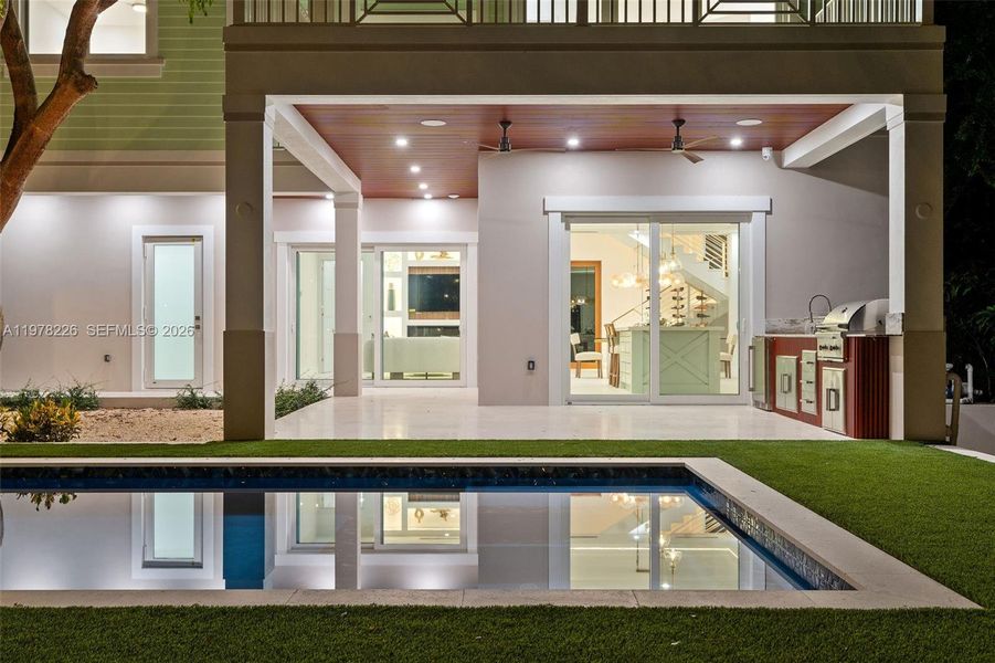 Exterior details and patio area of a home in , Islamorada, Village of Islands (Image 39).