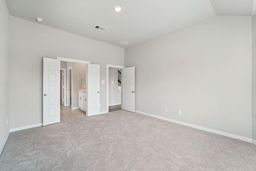 Spacious, unfurnished interior of a new home in Southwinds, Baytown (Image 24). Spacious, unfurnished interior of a new home in Southwinds, Baytown (Image 24).