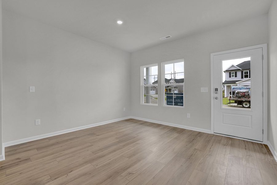 Spacious, unfurnished interior of a new home in River Tide Farms, Bolivia (Image 14).