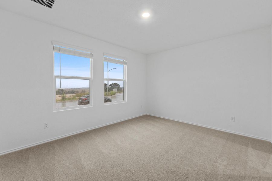Spacious, unfurnished interior of a new home in Clayton Ranch, Copperas Cove (Image 28).