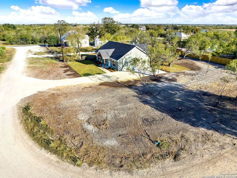 Site preparation for new homesites in , Hondo (Image 35).