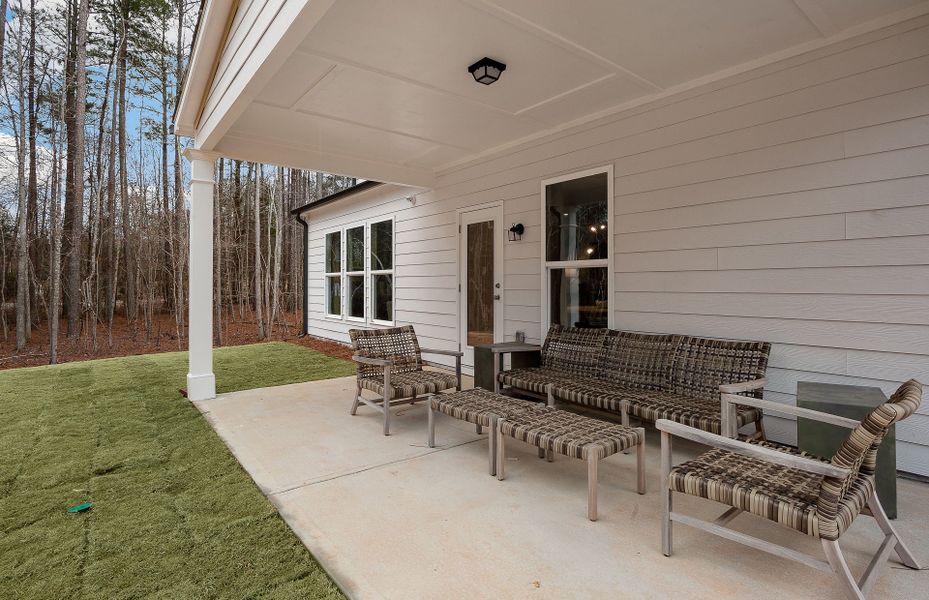 Representative exterior details of a home built from the Woodward by Pulte Homes in Ashworth Estates, Powder Springs (Image 4).