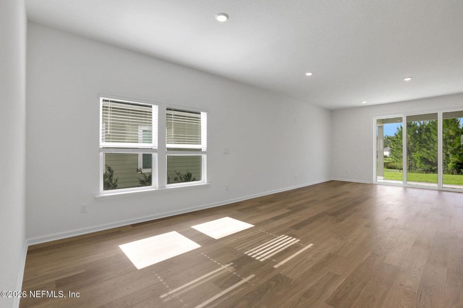 Spacious, unfurnished interior of a new home in Hyland Trail, Green Cove Springs (Image 49).