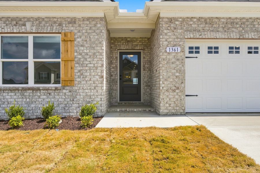 Exterior details and patio area of a home in The Oaks, Clarksville (Image 3).