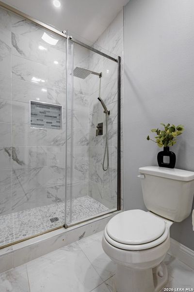 Furnished interior view inside a new home in , Eagle Pass (Image 15).