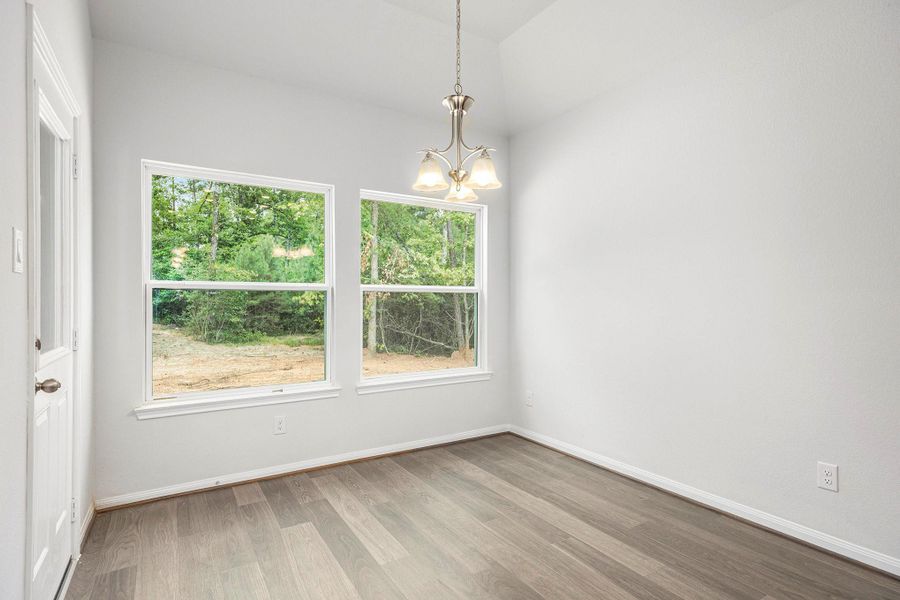 Spacious, unfurnished interior of a new home in Columbia Lakes, West Columbia (Image 13).