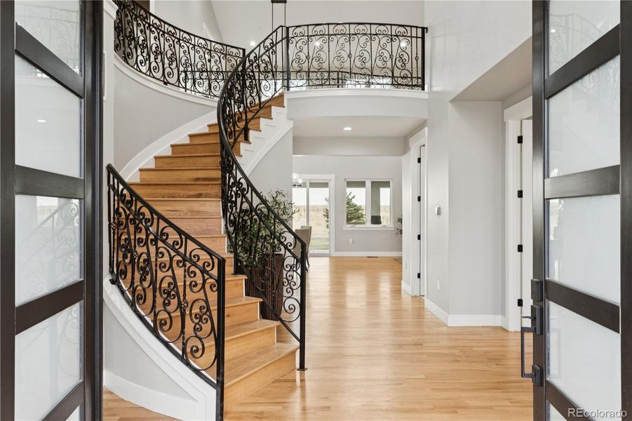 Spacious, unfurnished interior of a new home in , Hudson (Image 19).